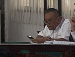 Sidang Dugaan Penipuan Togar Situmorang, Majelis Hakim Membiarkan Terdakwa Menggunakan Handphone