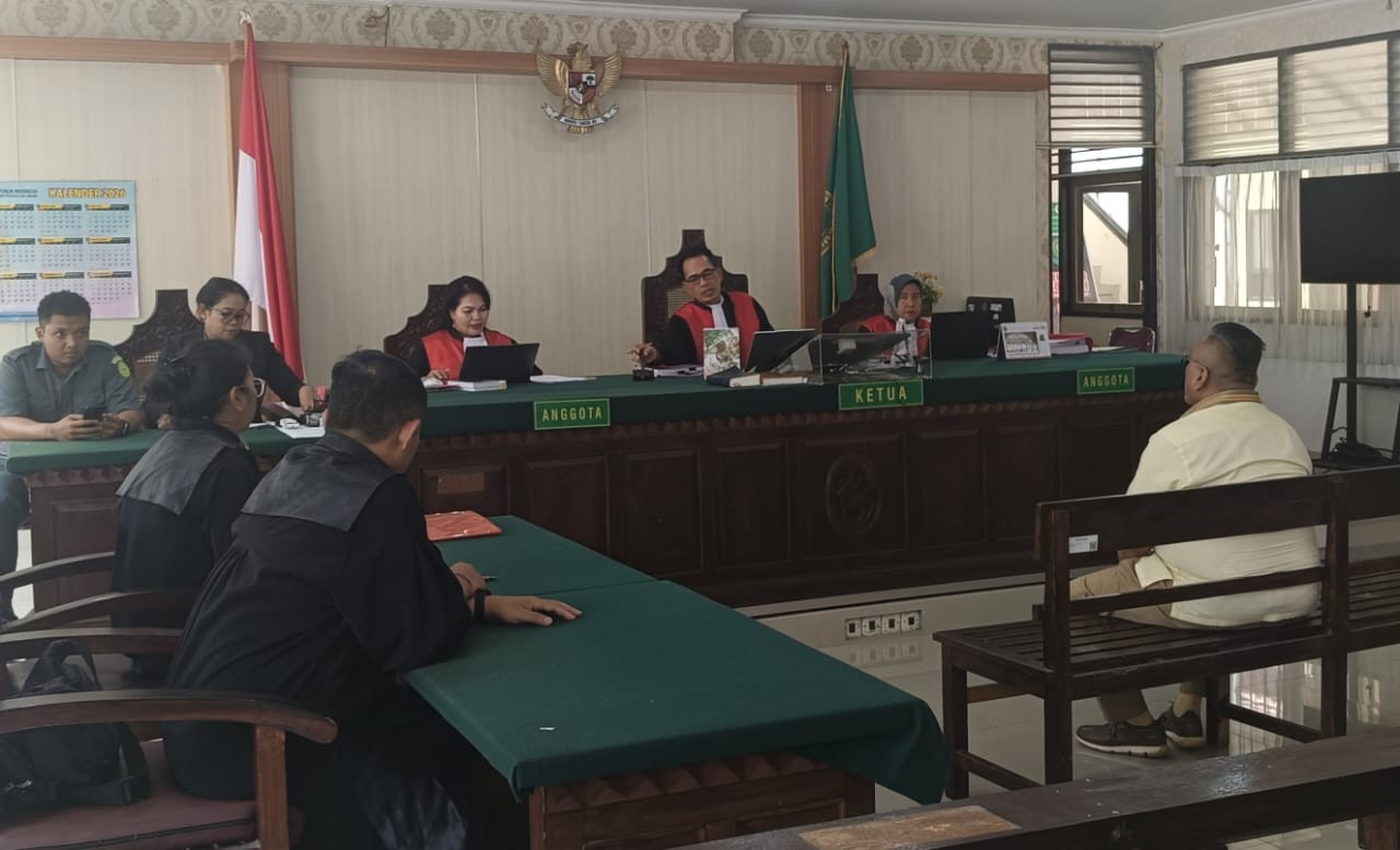 Tipu Klien Rp1,8 Miliar, Panglima Hukum, Togar Situmorang Dituntut 2,5 Tahun 1 Togar Situmorang